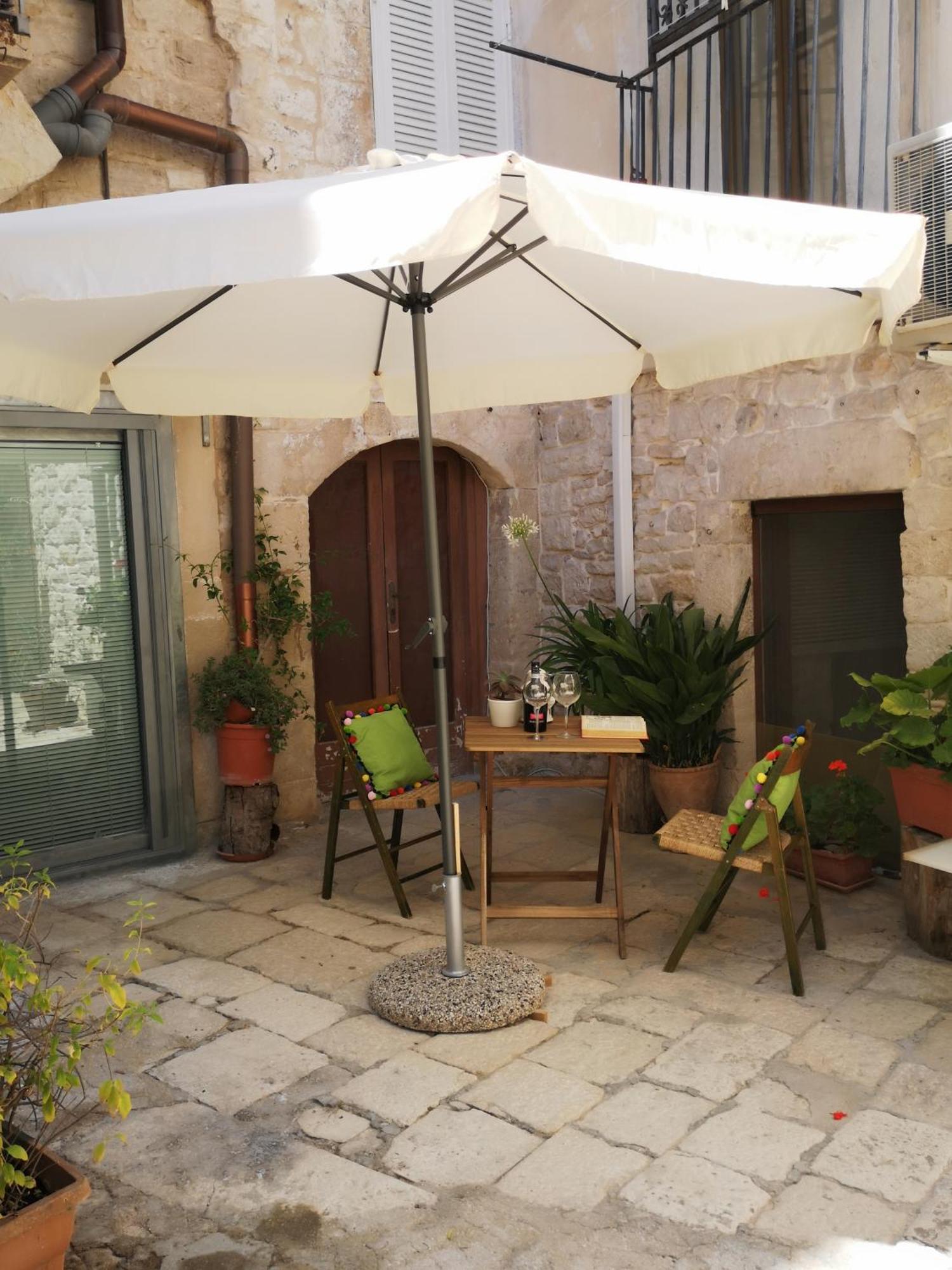 Corte Sagarriga Visconti Giovinazzo Buitenkant foto
